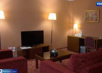 Соседи рассказали о казанской семье, в которой мать избила трех дочерей