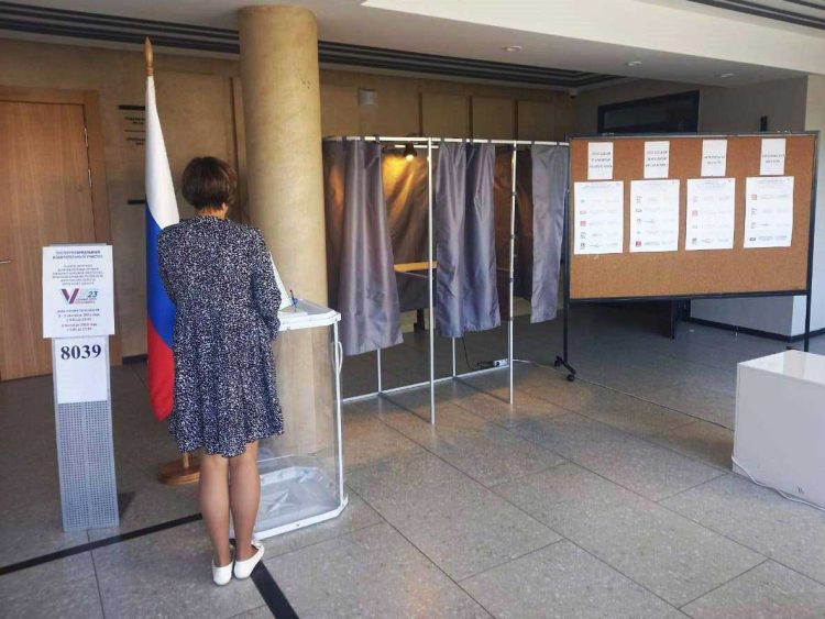 В Татарстане открылись участки для досрочного голосования на выборах в заксобрания новых регионов