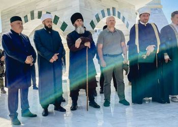 Муфтий Татарстана приняли участие в открытии Мариупольской соборной мечети