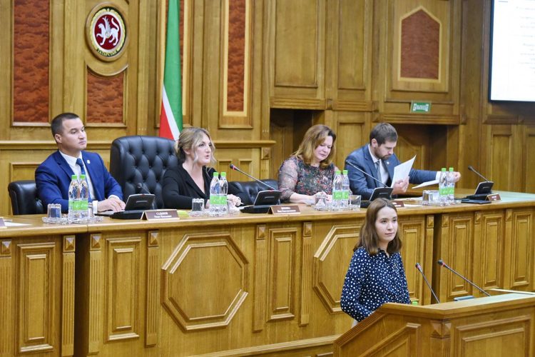 В Госсовете РТ прошло заседание Молодежного парламента