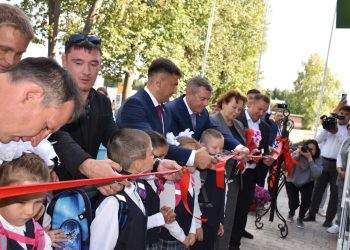 Зяббаров поздравил с Днем Знаний учащихся Кукморского района