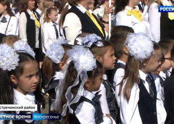 «На один наш танк приходилось три танка противника»: Герои России провели «уроки мужества»