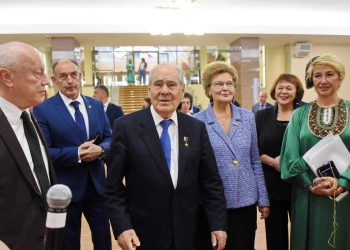 Шаймиев посетил выставку «Вышитая карта РТ»