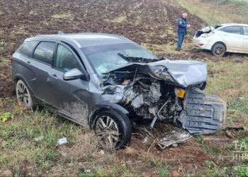 В результате ДТП на трассе под Альметьевском двух водителей госпитализировали