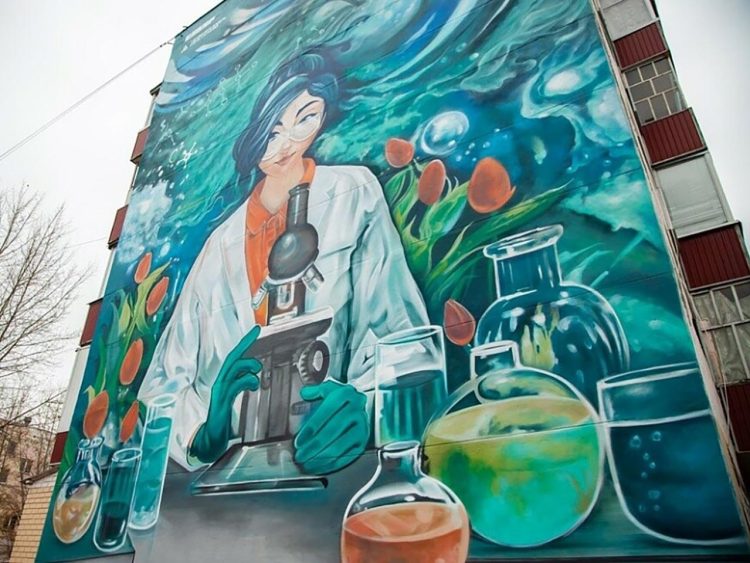 В Нижнекамске появились два масштабных мурала