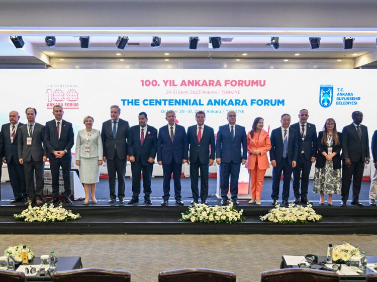 Метшин принял участие в международном форуме мэров в Анкаре