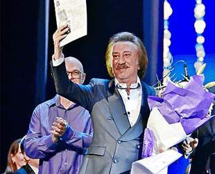 Узбекскому певцу присвоено звание народного артиста Татарстана