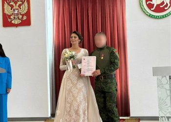 В Челнах боец СВО прибыл в отпуск и женился