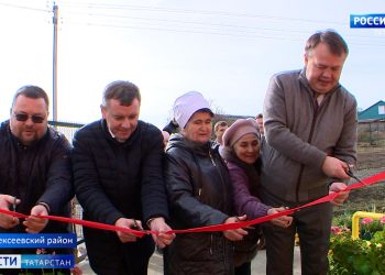 Зяббаров принял участие в открытии социально важных объектов в Алексеевском районе
