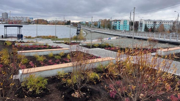 В Альметьевске по нацпроекту завершилось благоустройство Городского озера