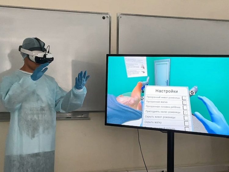 В КГМУ разработали новый виртуальный тренажер, который имитирует процесс родов
