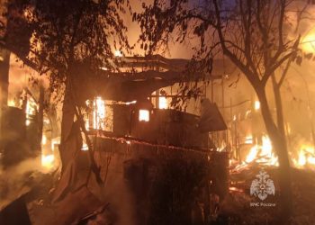 В Казани женщины получили ожоги, пытаясь потушить пожар
