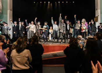 В Альметьевском драмтеатре по нацпроекту представили первую премьеру сезона