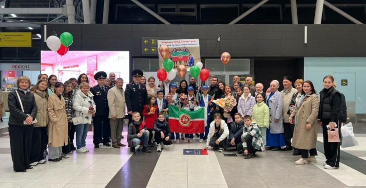 В Казани встретили команду юных инспекторов движения, занявших третье место в конкурсе «Безопасное колесо»