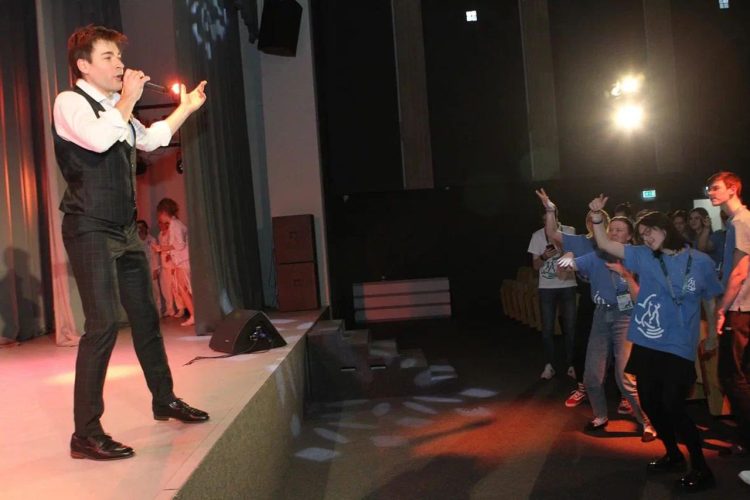 Литературно-музыкальный вечер «Я люблю тебя, Россия» прошел с аншлагом