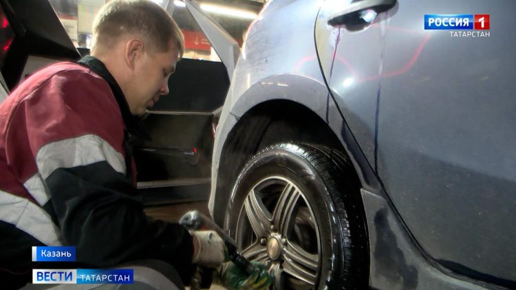 Татарстанские водители с наступлением холодов приступили к замене шин