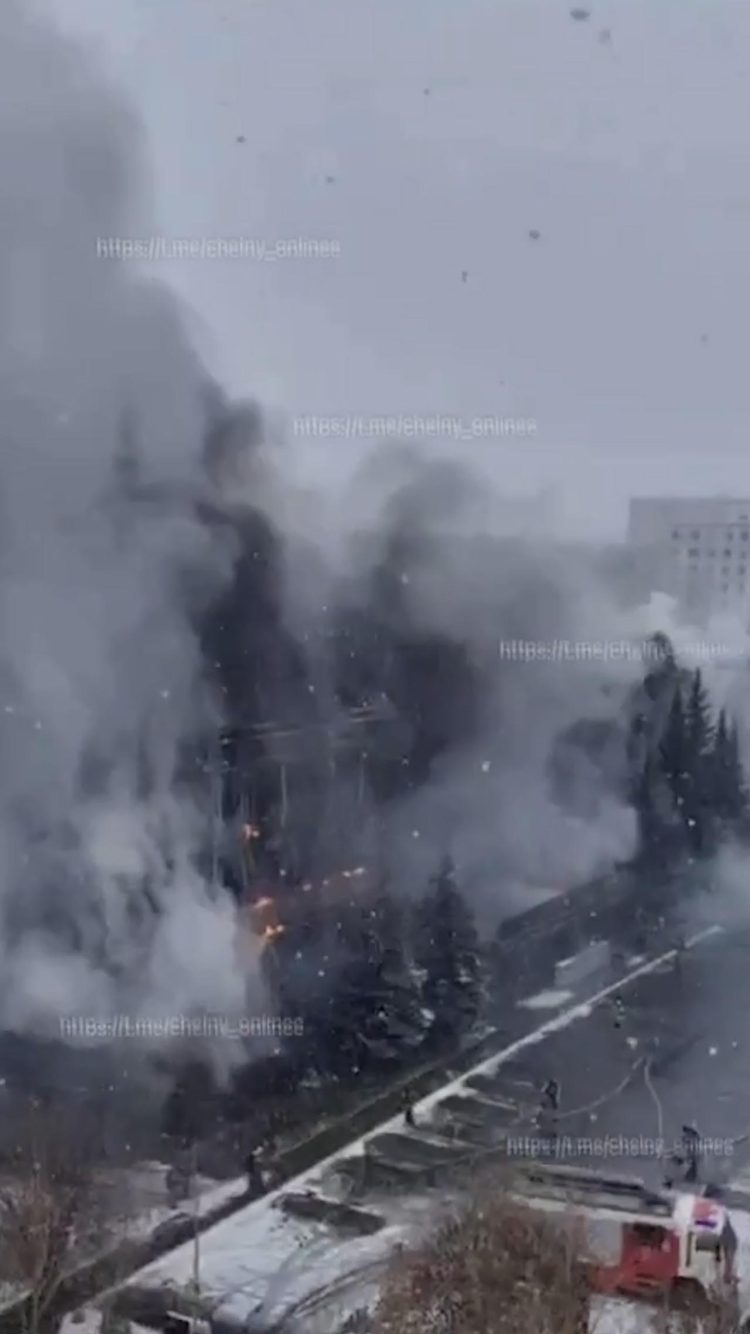 В Челнах горит отель