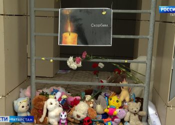 В ЖК «Салават Купере» на месте страшной трагедии появился стихийный мемориал
