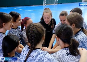 Тренер по футболу из Нижнекамска рассказала о специфике работы в мужском коллективе