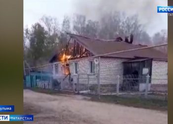 Полицейский из Бугульмы спас бабушку из горящего дома