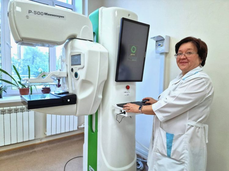В челнинской поликлинике №9 по нацпроекту установили новый цифровой маммограф