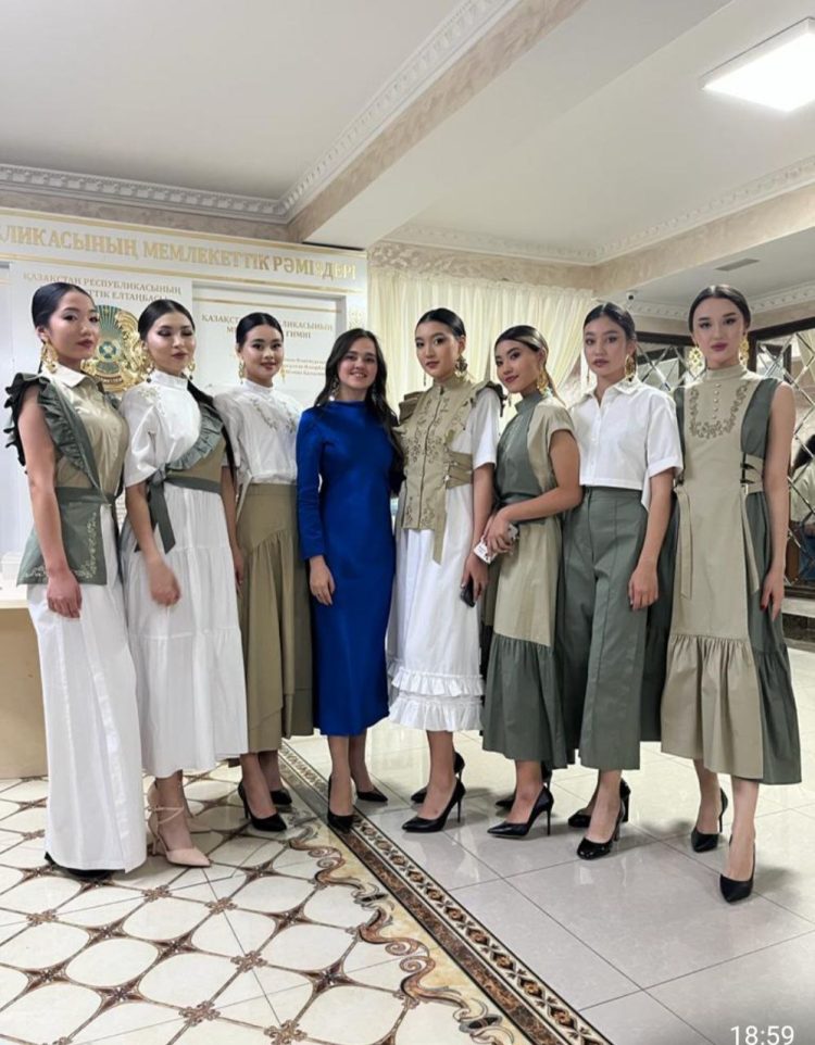 Студентка КазГИК представила свою коллекцию на неделе моды в Казахстане