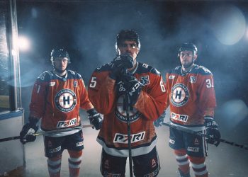 ХК «Нефтехимик» представил ретро-форму к юбилею клуба