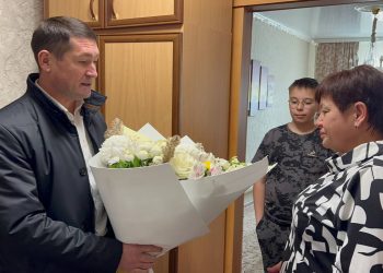 Глава Пестречинского района поздравил маму Героя РФ Ивана Додосова с днем рождения