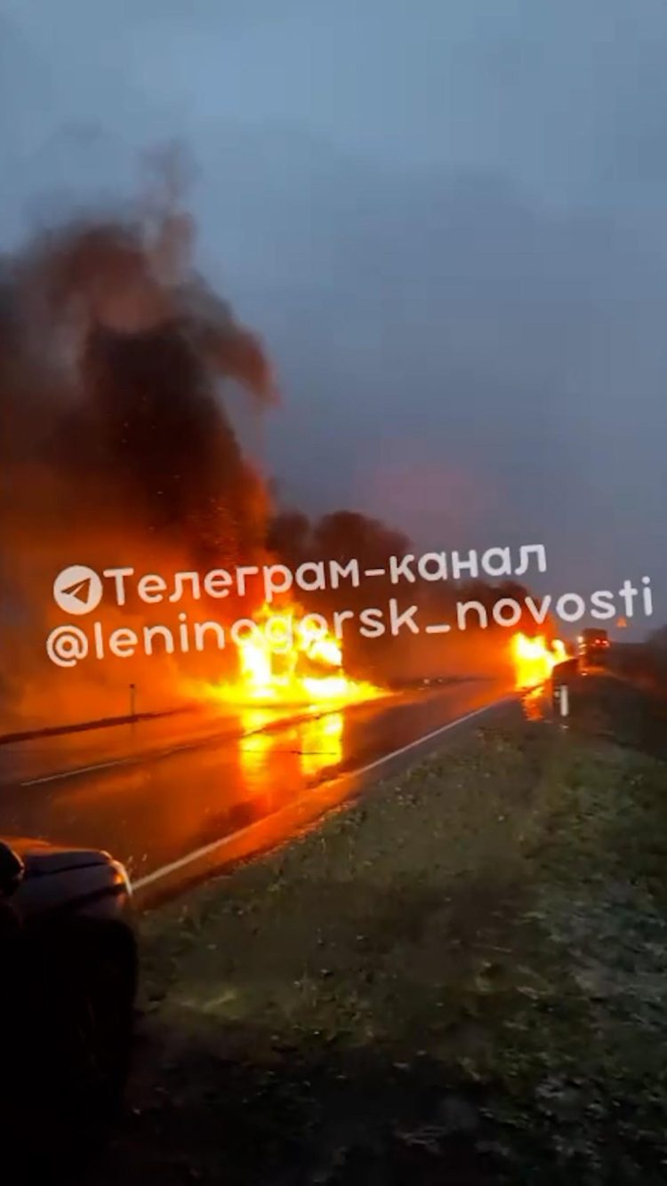 На трассе Казань-Альметьевск столкнулись две легковушки