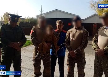 Из Буинска троих добровольцев проводили в зону СВО