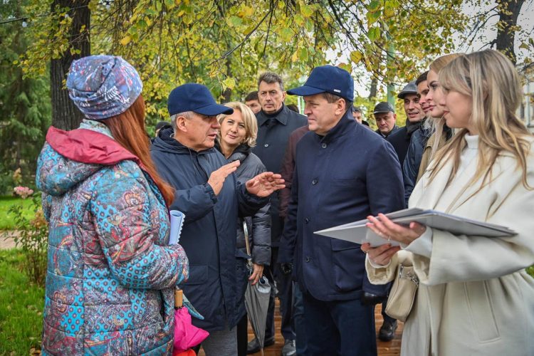 Минниханов ознакомился с результатами благоустройства Юнусовской площади