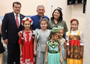 Минниханов посетил новый центр допобразования и отремонтированный детсад в Юдино