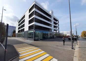 В Нижнекамске построили открытую многоуровневую парковку