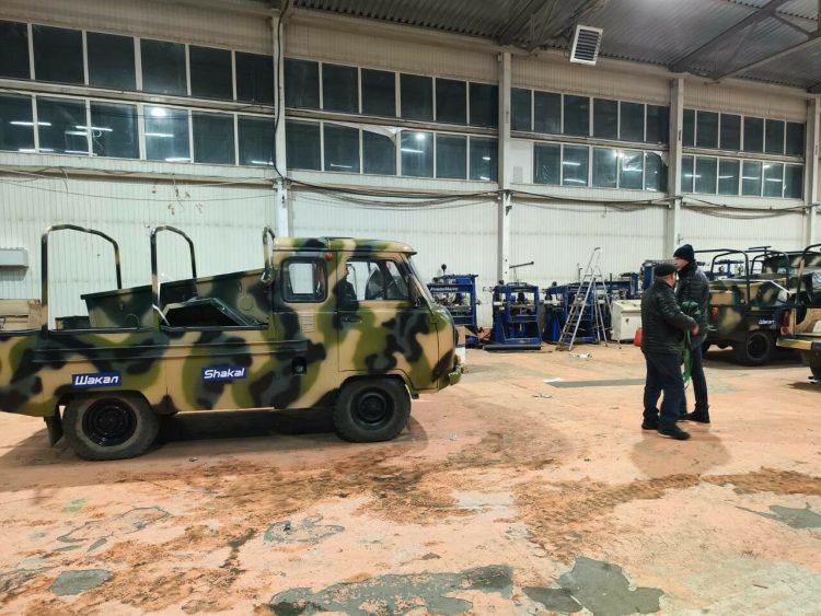 Предприятие из Зеленодольска приобрело для бойцов СВО  четыре новых УАЗа