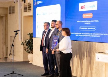 Рифат Сабитов наградил победителей премии «Приоритет – 2023»