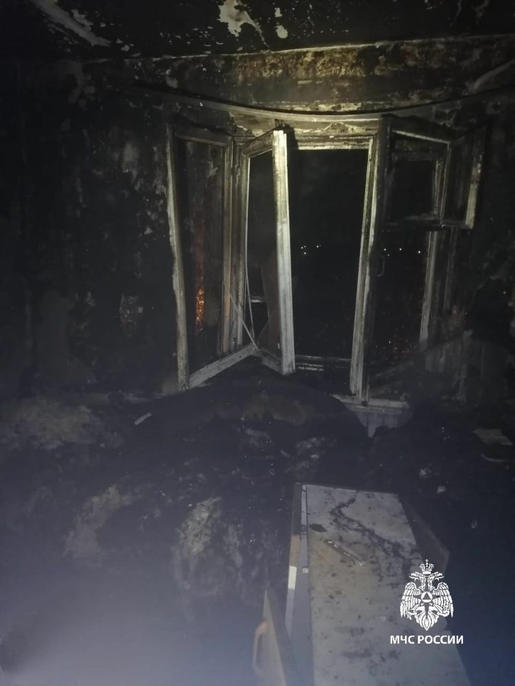 В Казани пожарные спасли 11 человек, в том числе двух детей