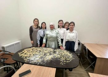 В Зеленодольском районе школьницы приготовили лапшу для бойцов в зоне СВО