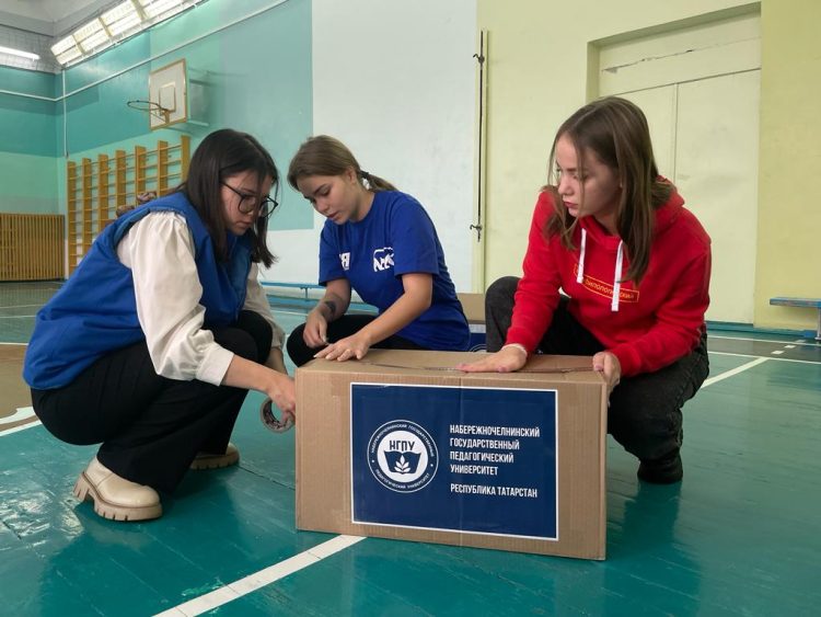 Студенты Набережночелнинского педуниверситета собрали 900 тонн гуманитарной помощи