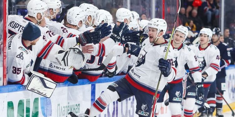 «Нефтехимик» расторгнул контракт с Купцовым