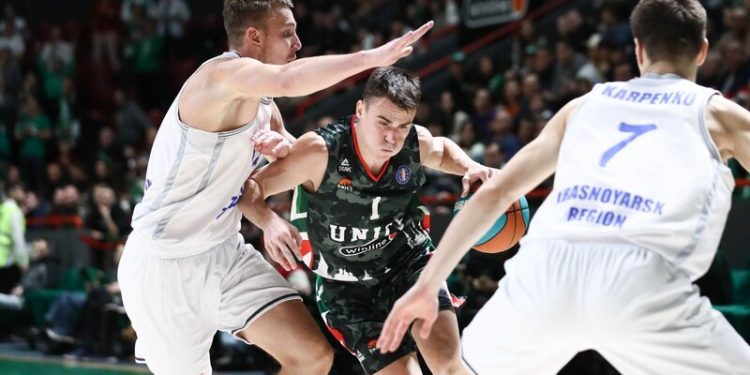 УНИКС обыграл «Енисей» со счетом 91:80