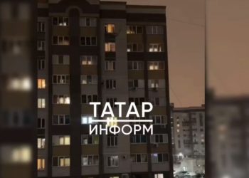 Жители Казани заметили сигнал SOS из окна дома на Чистопольской