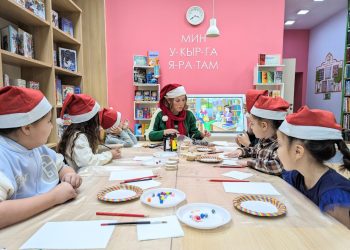 В Нижнекамске дети участников СВО сделали елочные игрушки