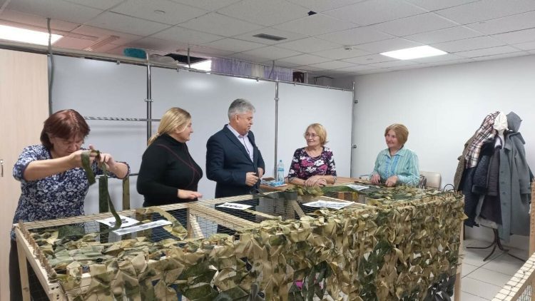 Челнинские активисты сплели более 8 тыс. кв. метров маскировочных сетей