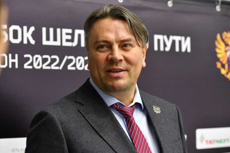 «Нефтяник» объявил об увольнении главного тренера команды