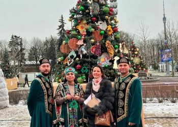 На выставке «Россия» на ВДНХ в Москве открылась новогодняя елка от Татарстана