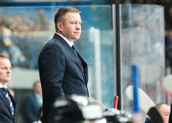 Главный тренер хоккейного клуба «Нефтехимик» продлил контракт до 2027 года