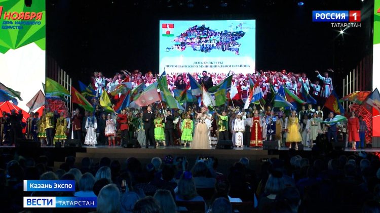 Минниханов вручил благодарственные письма деятелям культуры РТ