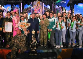 Минниханов поздравил участников телефестиваля «Наше время — Безнең заман»