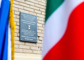 В Московском районе открыли мемориальную доску в честь летчика-испытателя Бориса Машковцева