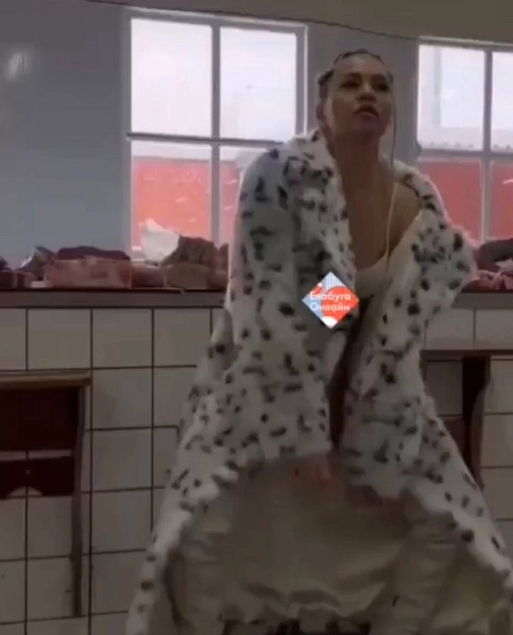 Известная блогерша устроила обнаженную фотосессию на рынке в Елабуге